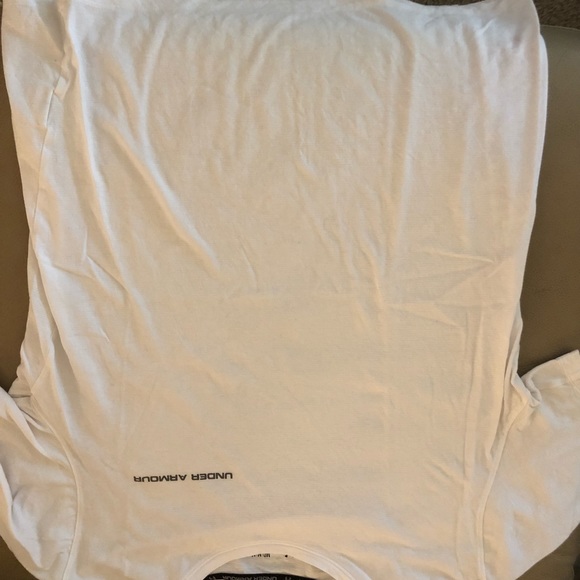Under Armour training shirts - Picture 2 of 3